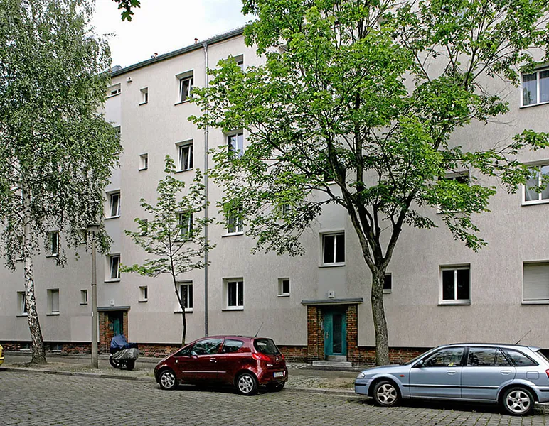 2-Zimmer-Wohung mit Balkon - wird unrenoviert vermietet — photo 1